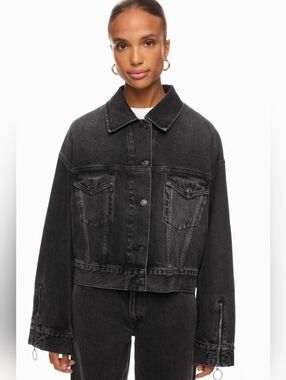 7 For All Mankind NWT Black Cropped Denim Jacket with Ring Accents - Size SM